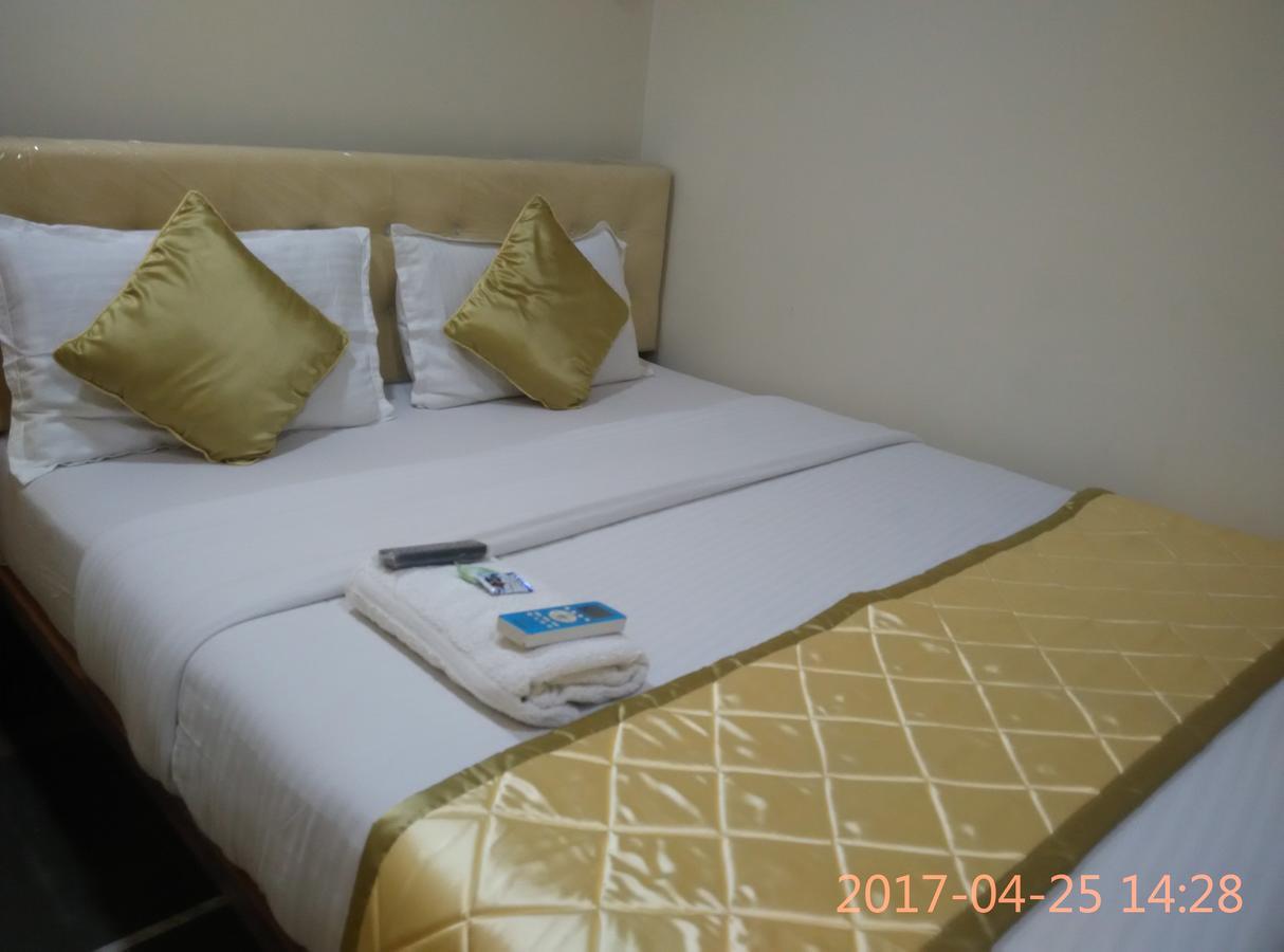 Hotel Silver Castle Мумбаи Экстерьер фото